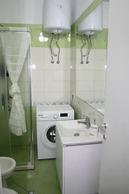 Snajder Apartment, 50M Beach, 2 Bedrooms, 2 Bathrooms, 1Living Room, Self Check-In Apartment Durres