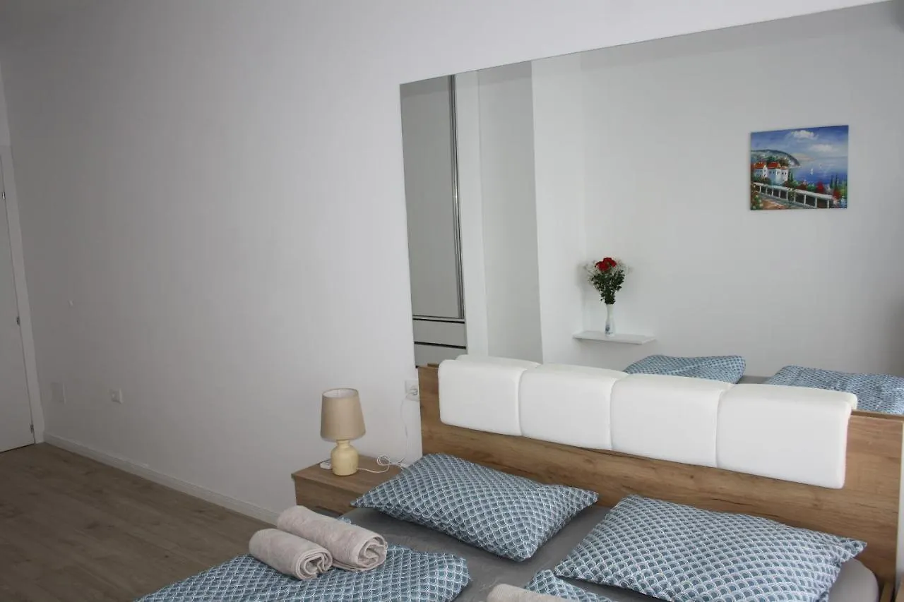 Apartment Snajder Apartment, 50M Beach, 2 Bedrooms, 2 Bathrooms, 1Living Room, Self Check-In