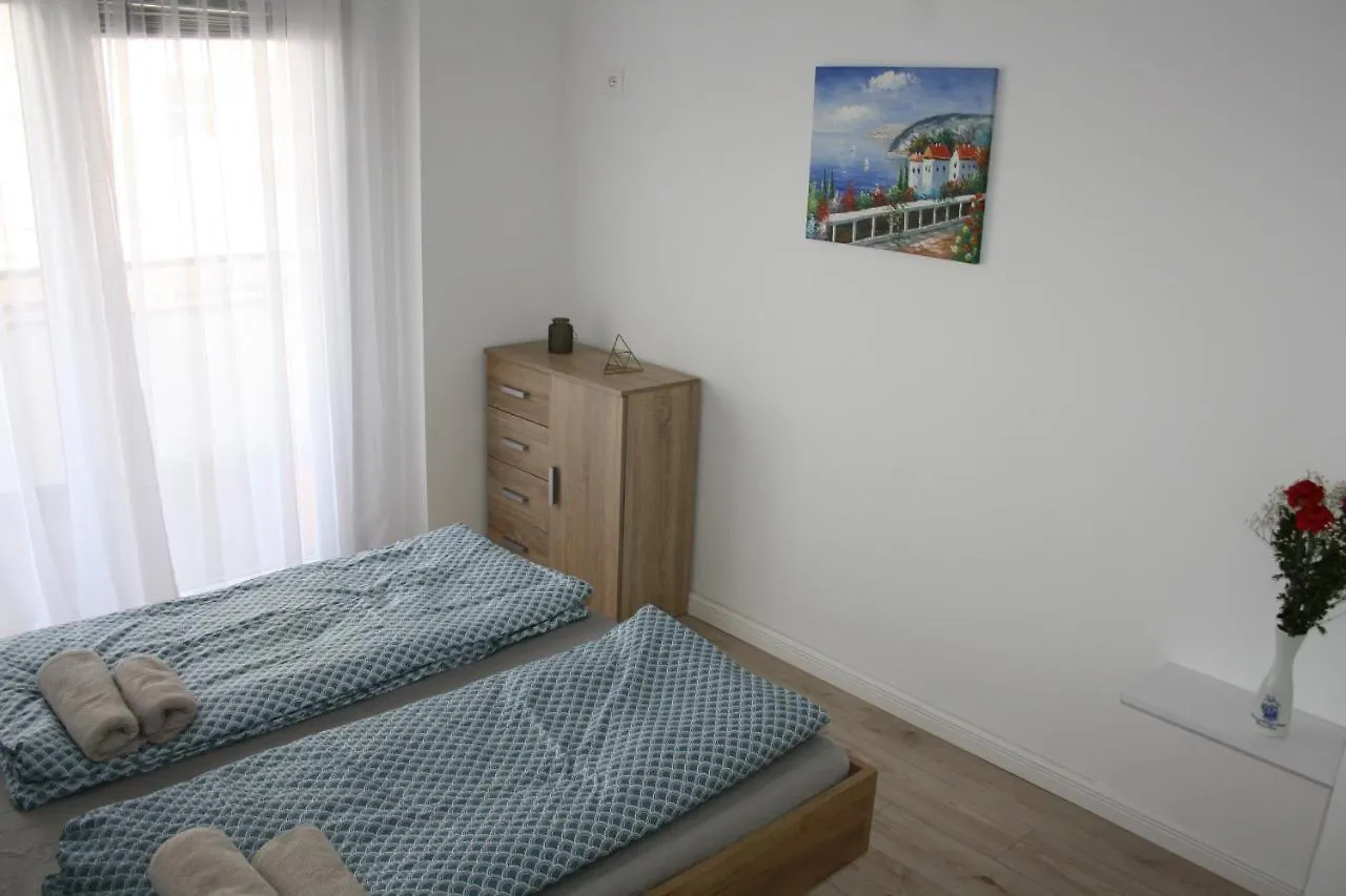 Apartment Snajder Apartment, 50M Beach, 2 Bedrooms, 2 Bathrooms, 1Living Room, Self Check-In