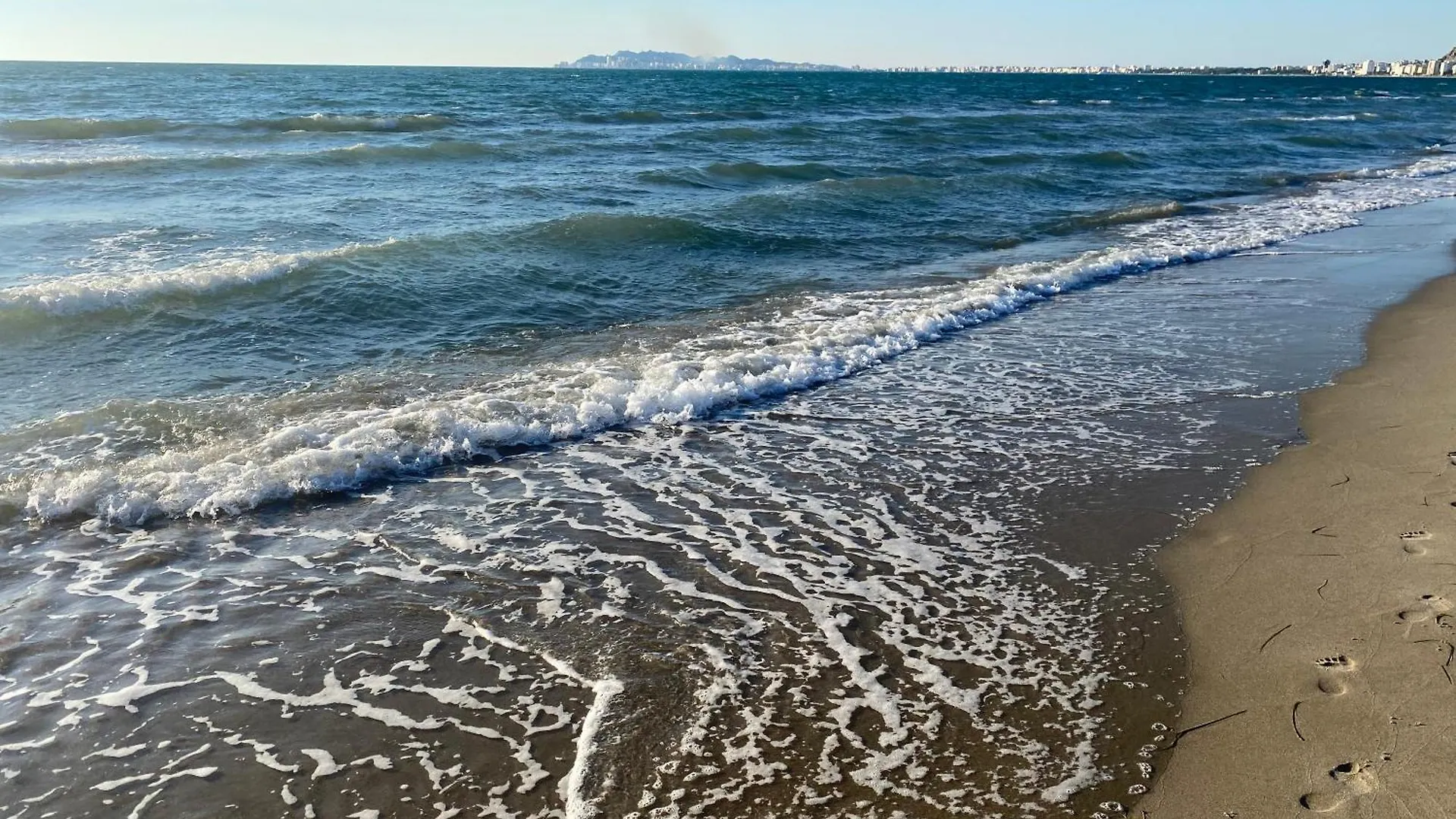 Snajder Apartment, 50M Beach, 2 Bedrooms, 2 Bathrooms, 1Living Room, Self Check-In Apartment Durres