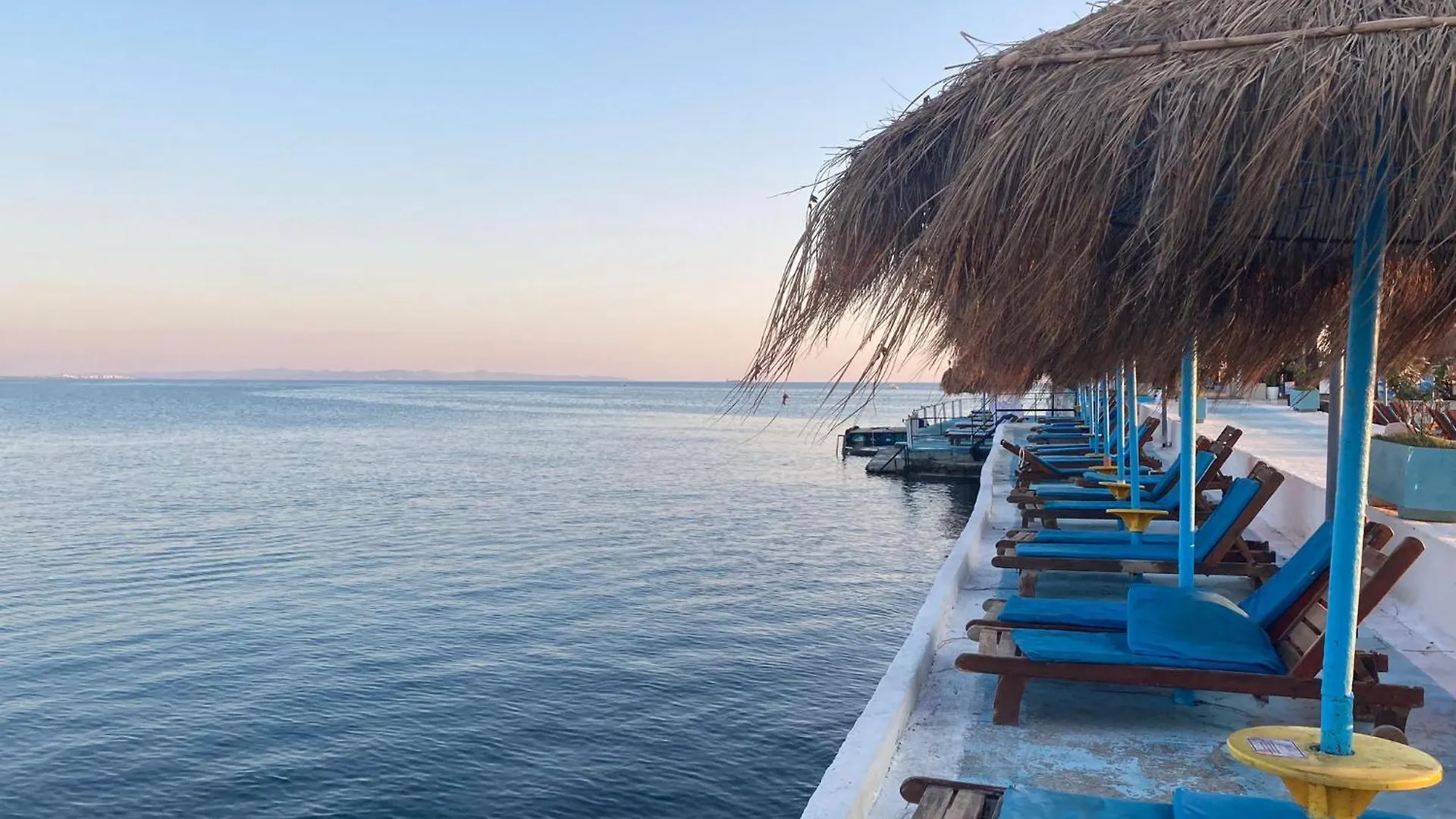 Luxury Apartment, 50M Beach, 2 Bedrooms, 1Living Room, 2 Bathrooms, Self Check-In Durres