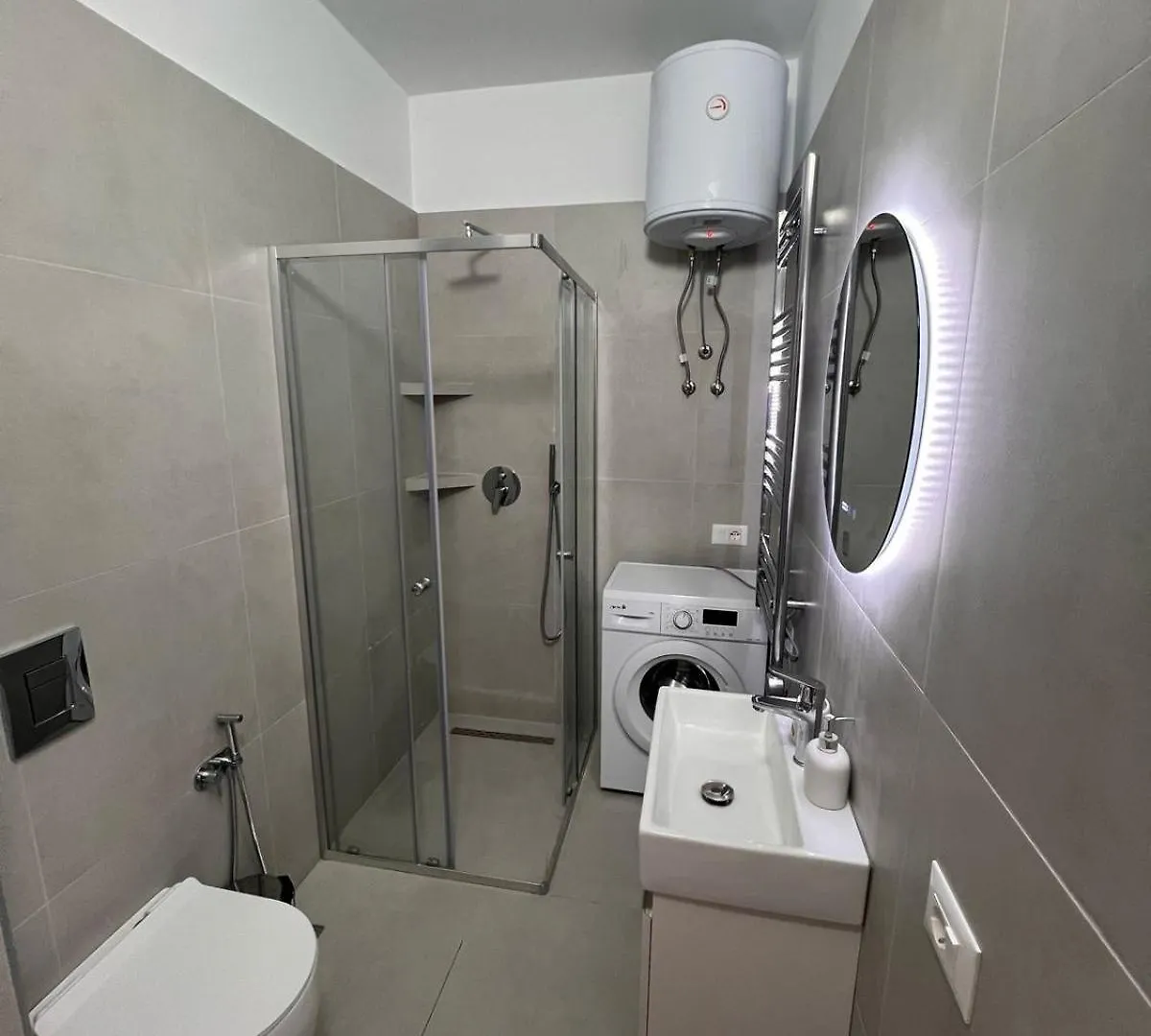 Snajder Apartment, 50M Beach, 2 Bedrooms, 2 Bathrooms, 1Living Room, Self Check-In 0*, Durres Albania